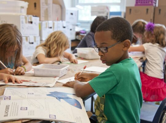 La prévention du surpoids des enfants se joue aussi à l'école.